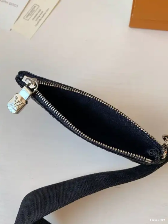 VUITTON LOUIS TRIO MESSENGER 0323